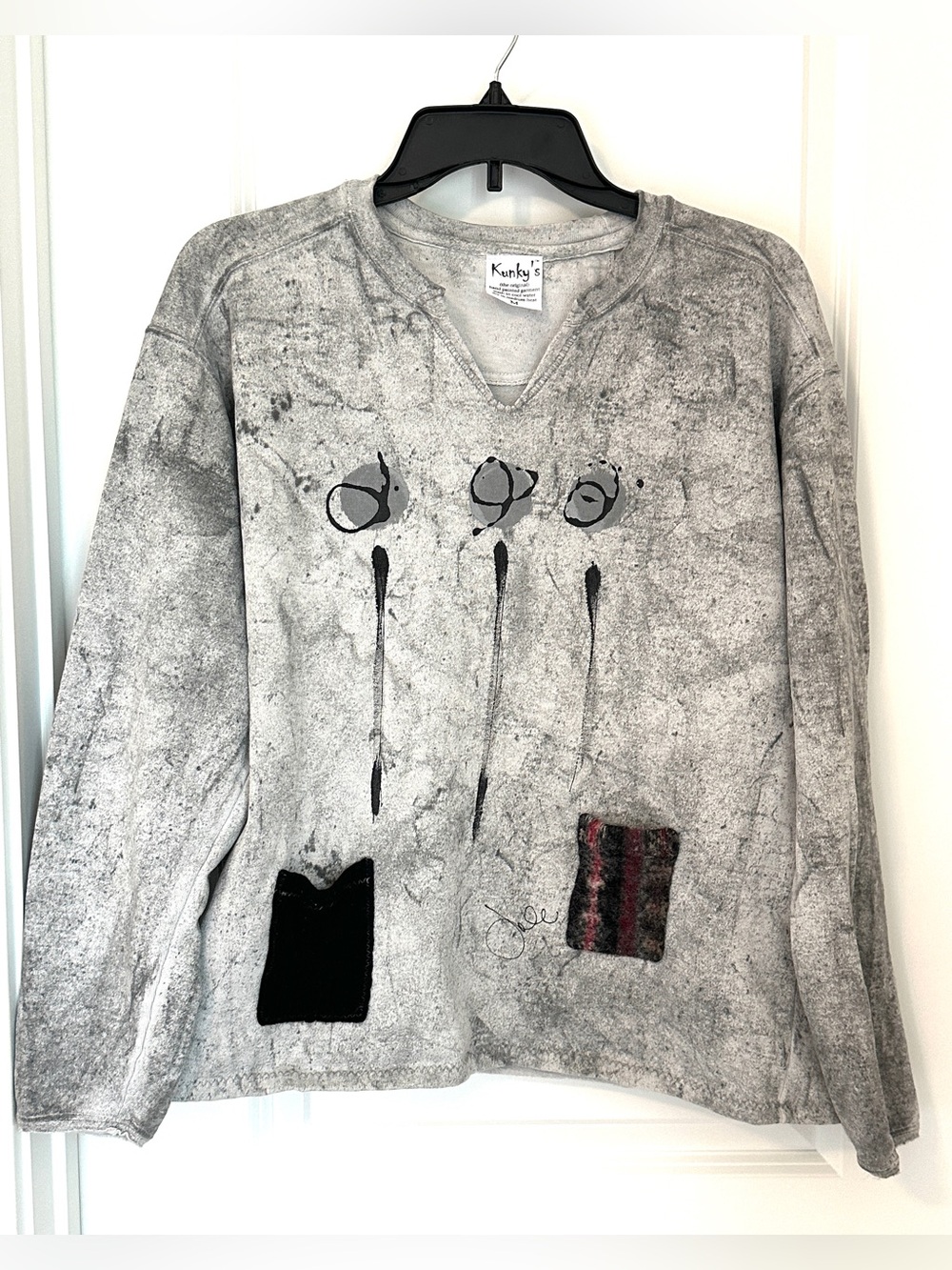 Unique Kunky's Gray Hand Painted Abstract V-Neck Long Sleeve Top Women's Medium